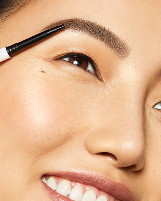 fine-liner-brow-pencil-deep-taupe-model-1