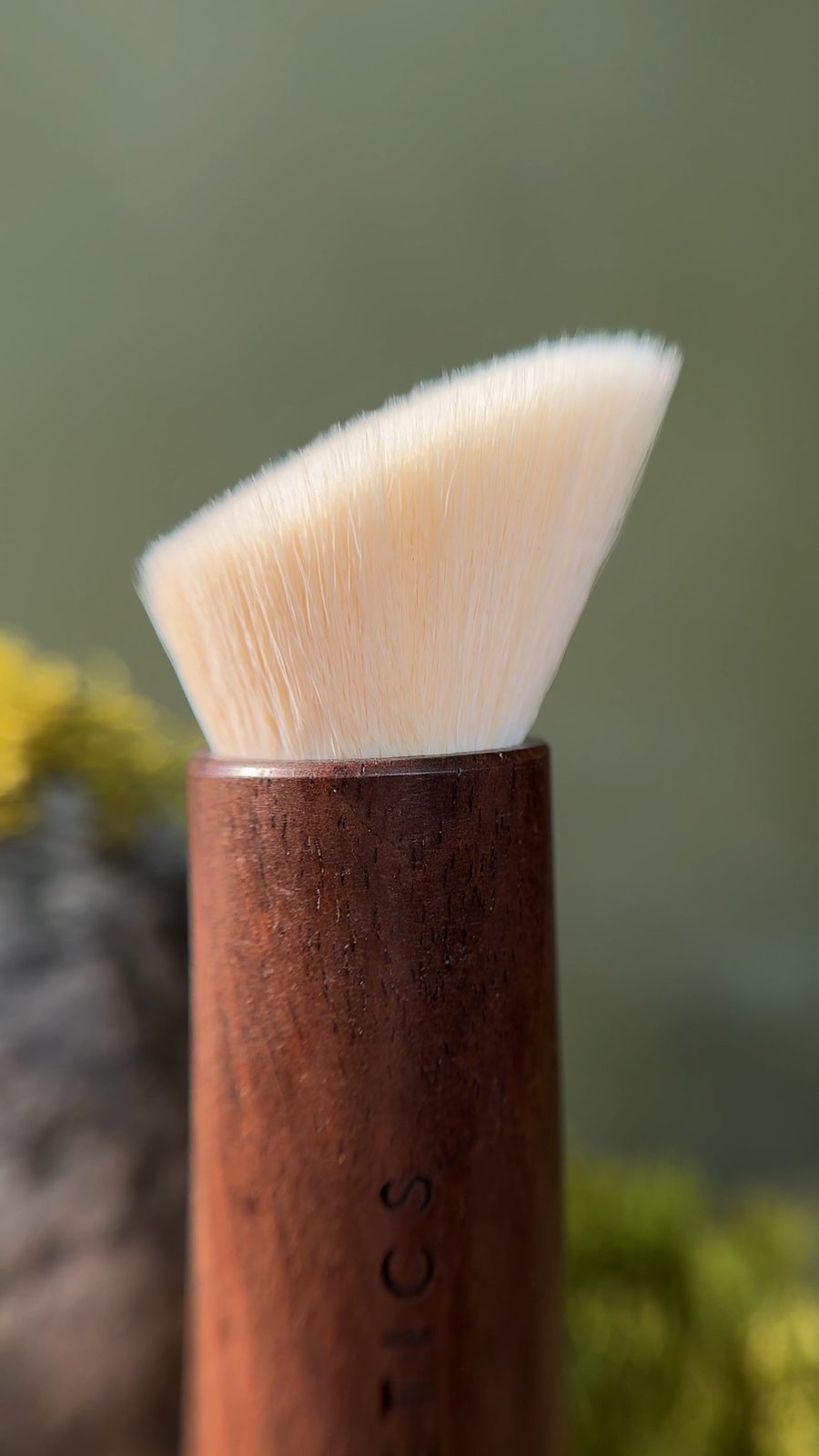 Komorebi Brush macro closeup